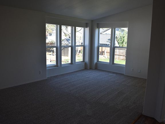 5th image of 9701 Sheridan Ave S