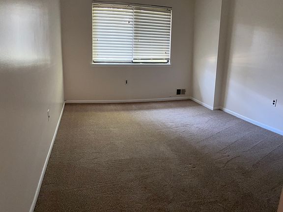 4th image of 862 Robin Rd