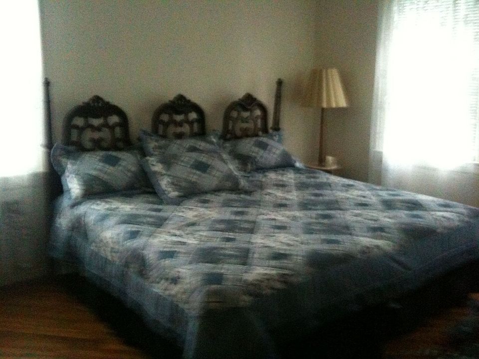 king size bedroom 2nd floor