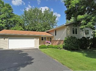 6890 Tartan Curv, Eden Prairie, MN 55346