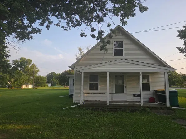 621 W McDonough St, Macomb, IL 61455