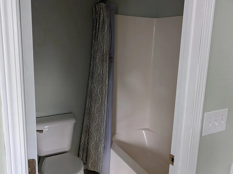 123 Lambert Ct — Photo 2