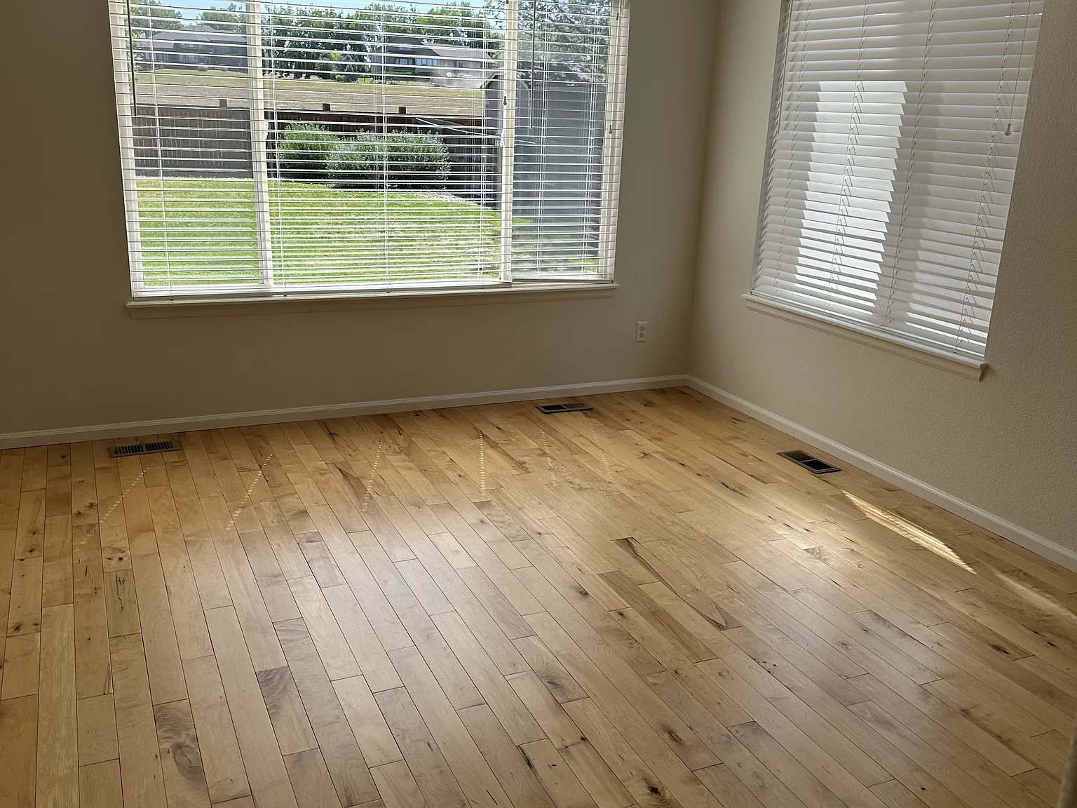 3 bed, 2700 sqft, $3,550 — Photo 4