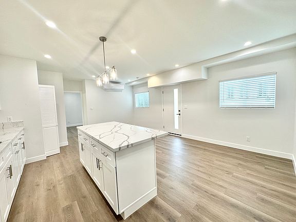 5th image of 1308 1/2 S Cloverdale Ave