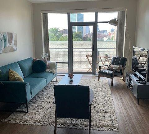 4th image of 542 Bedford St #2