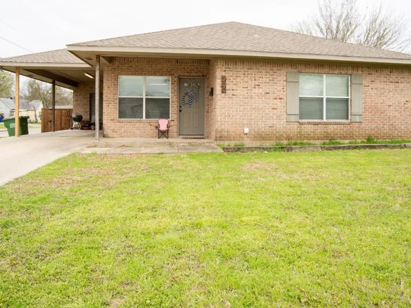 200 2nd St, Whitesboro, TX 76273