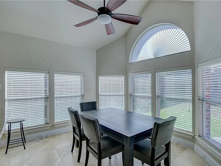 6917 Shady View Ct — Photo 9