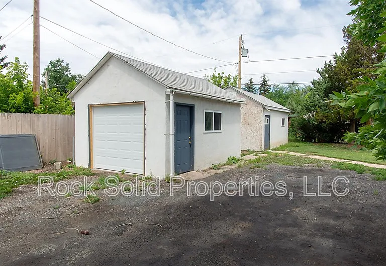 210 Seymour Ave — Photo 30