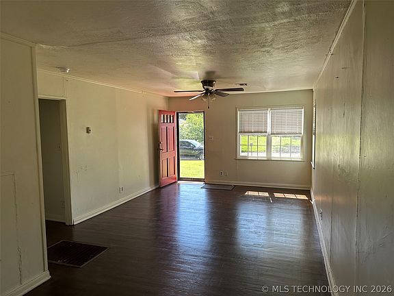 3rd image of 1584 S Penn Ave