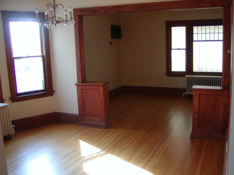1st image of 3123 James Ave S APT 2