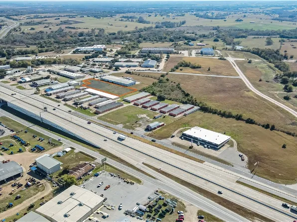 Handley St, Brenham, TX 77833
