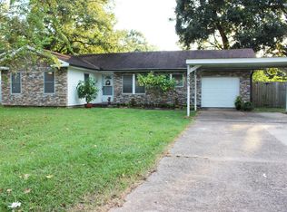 555 Peyton Dr, Beaumont, TX 77706