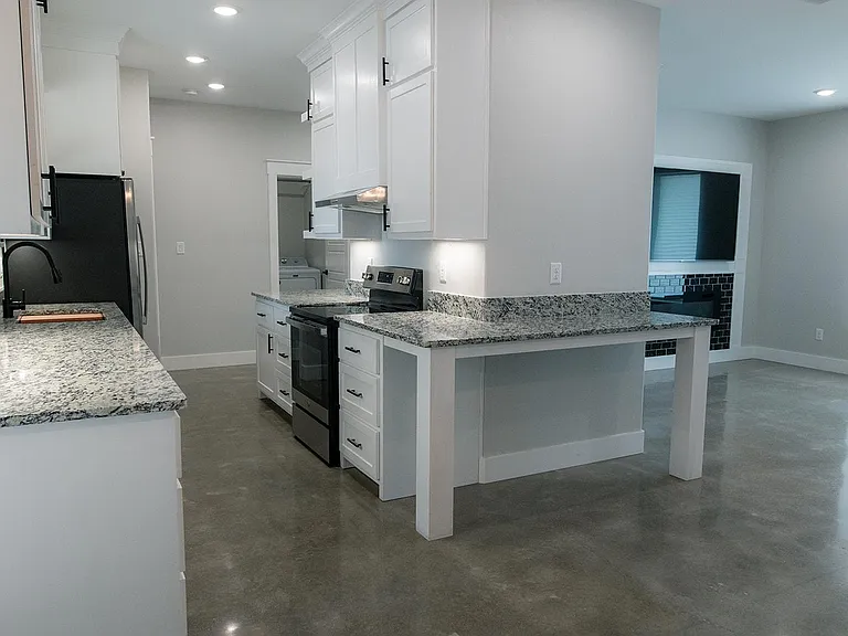 2804 Old Omen Rd — Photo 11