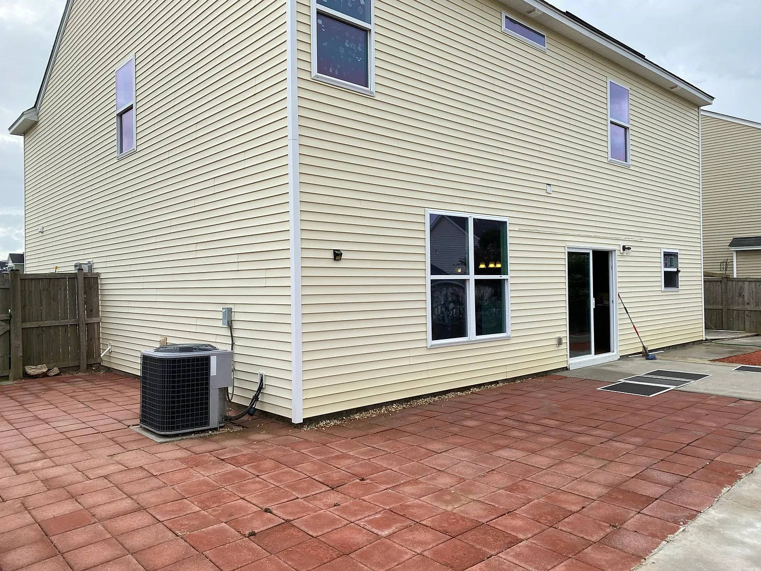 406 Gianna Ln — Photo 3