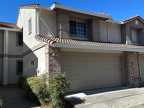 2nd image of 318 Camino Arroyo E