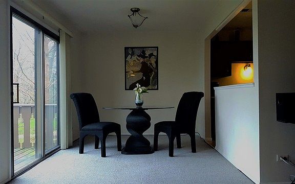 5th image of 378 Southbury Ct APT B2