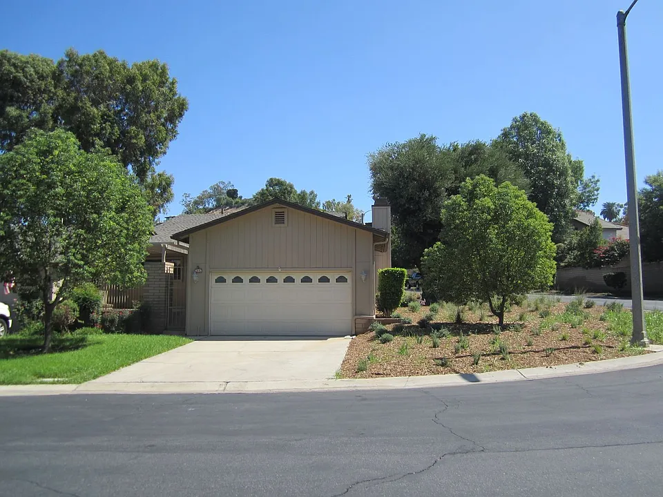 2642 Laramie Rd