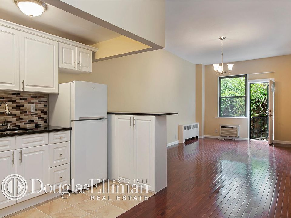 1st image of 240 E 32nd St APT 20