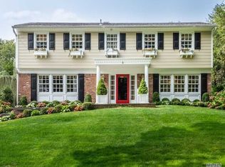 4 Deepdale Dr, Manhasset, NY 11030