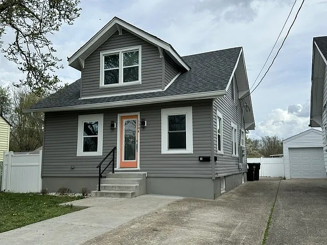 1304 Indiana Ave #1