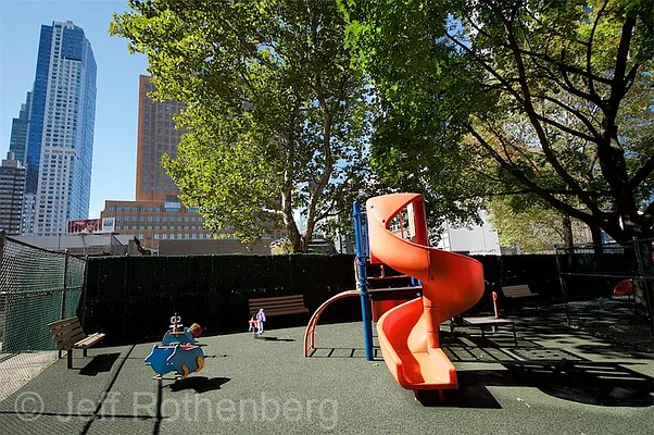 Sold by R New York | media 29