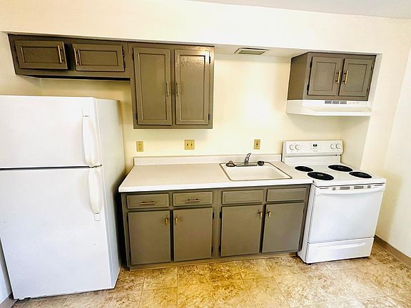 5th image of 680 Cook Ave #1&4