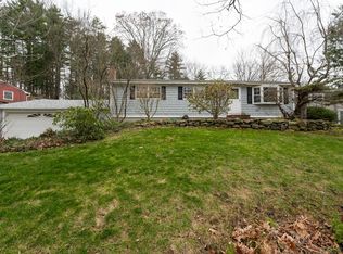 62 Pine St, Hooksett, NH 03106