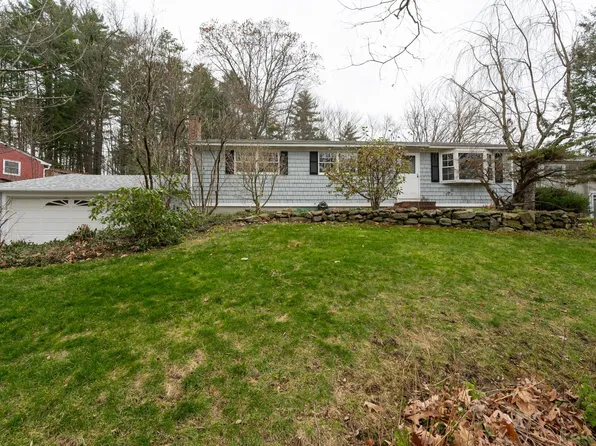 62 Pine Street, Hooksett, NH 03106