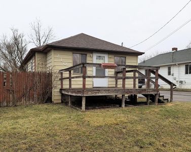 2105 E Schumacher St, Burton, MI, 48529