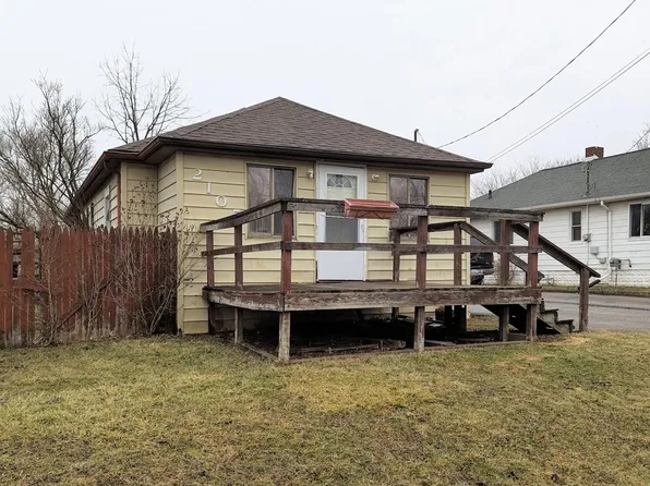 2105 E Schumacher St, Burton, MI 48529