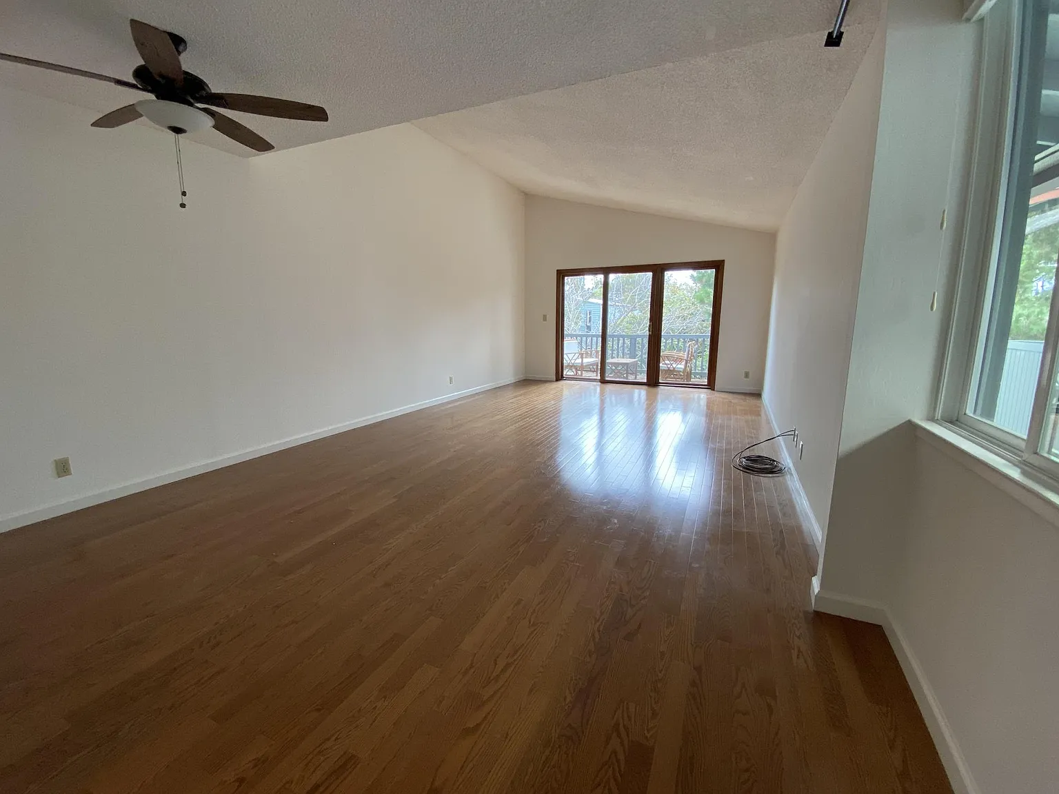 1 bed, 840 sqft, $3,100 — Photo 2
