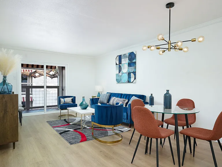 9511 Contessa Dr #8 — Photo 4