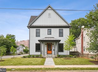 937 18th St S, Arlington, VA 22202