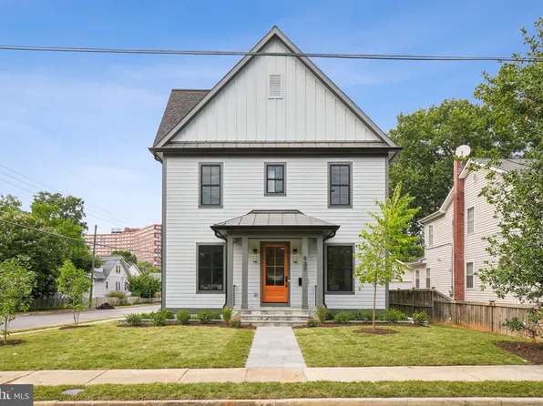 937 18th St S, Arlington, VA 22202