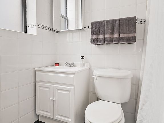 5th image of 200 W 90th St APT 5H