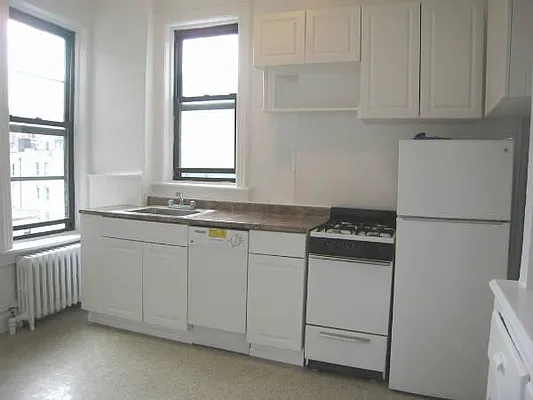 Rented by Manhattan Best Realty, Inc. | media 29