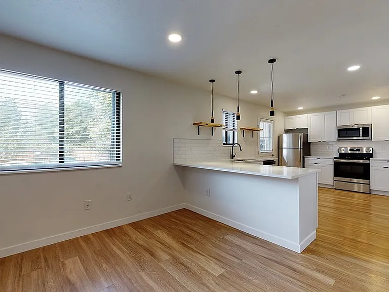 Berkeley Flats — Photo 15