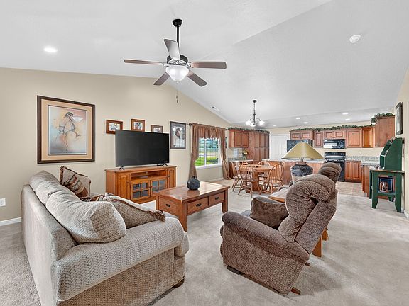 5th image of 422 S 1040th St E
