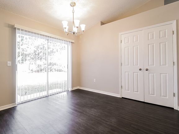4th image of 266 Regal Downs Cir