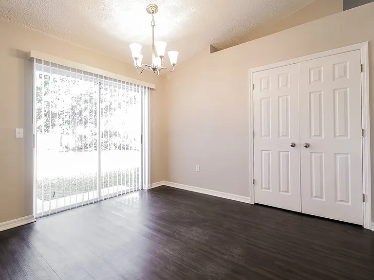 266 Regal Downs Cir — Photo 4