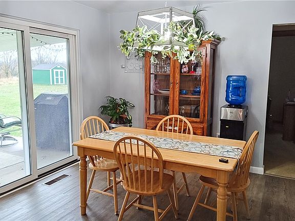 4th image of 796 Brookdale Ave