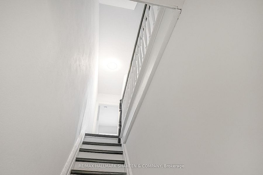 1st image of 198 Roxton Rd #2/3