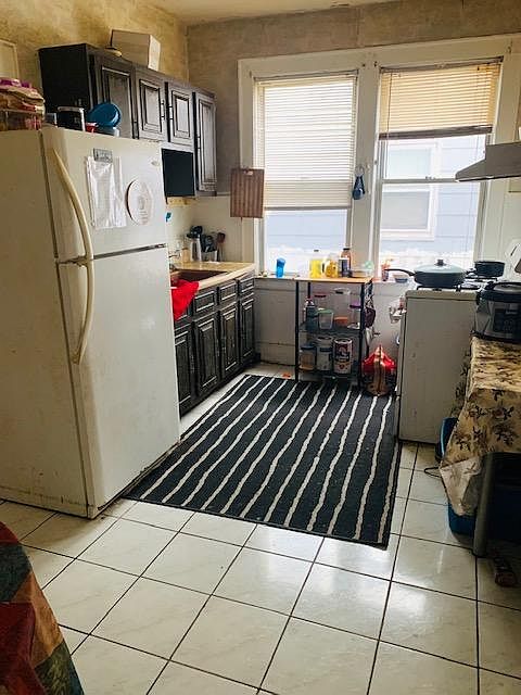 2nd image of 747 William St #1L