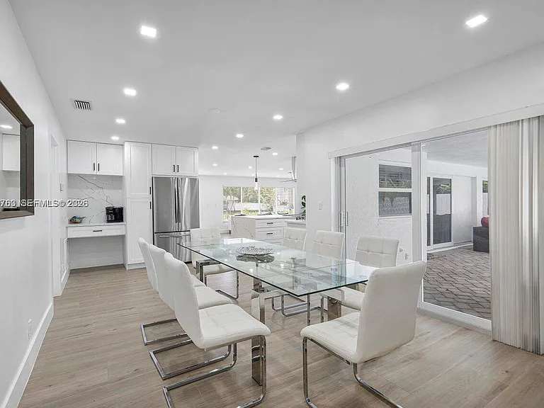 6991 NE 7th Ave — Photo 5