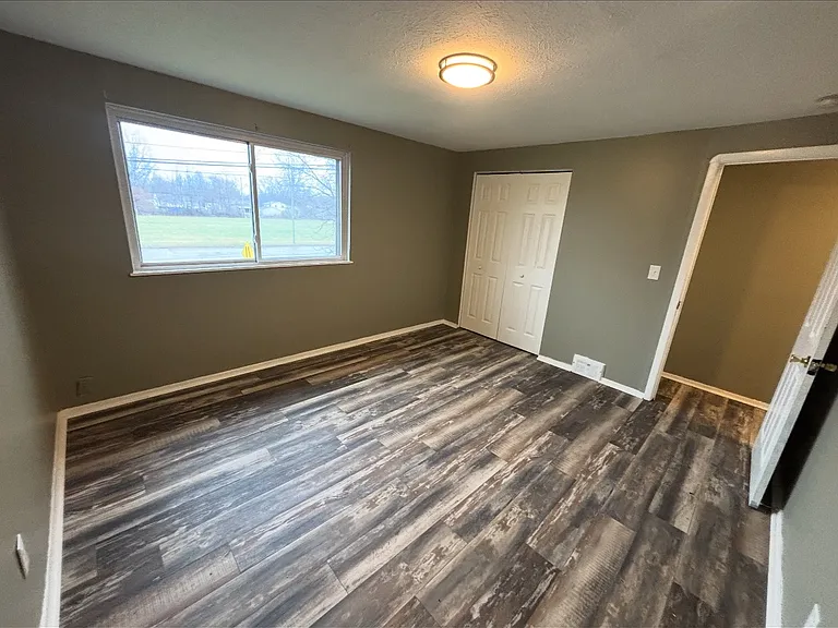 5976 Engle Rd — Photo 16
