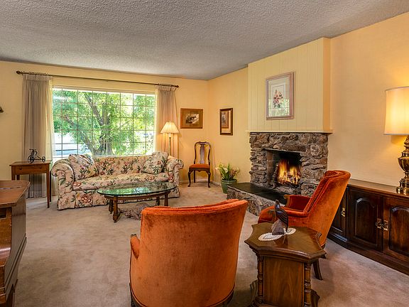 3rd image of 5460 Palace Ct