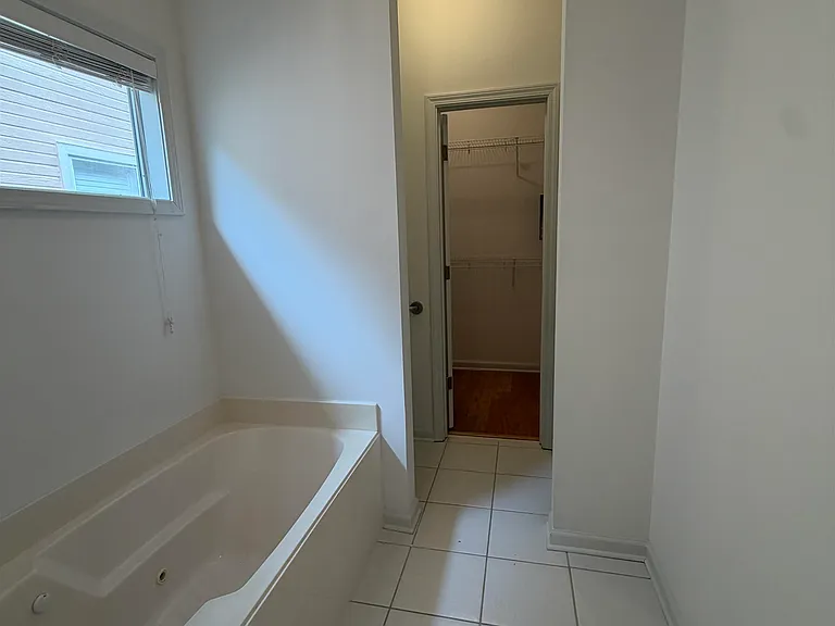 1207 Harbor River Dr — Photo 9