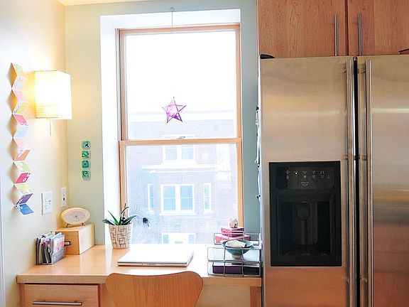 5th image of 2040 Como Ave Unit 307
