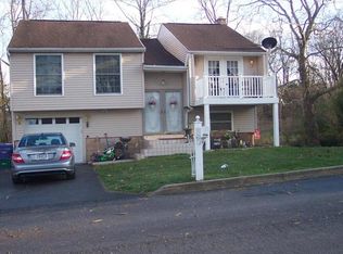 2736 Valley Dr, Lancaster, PA 17603