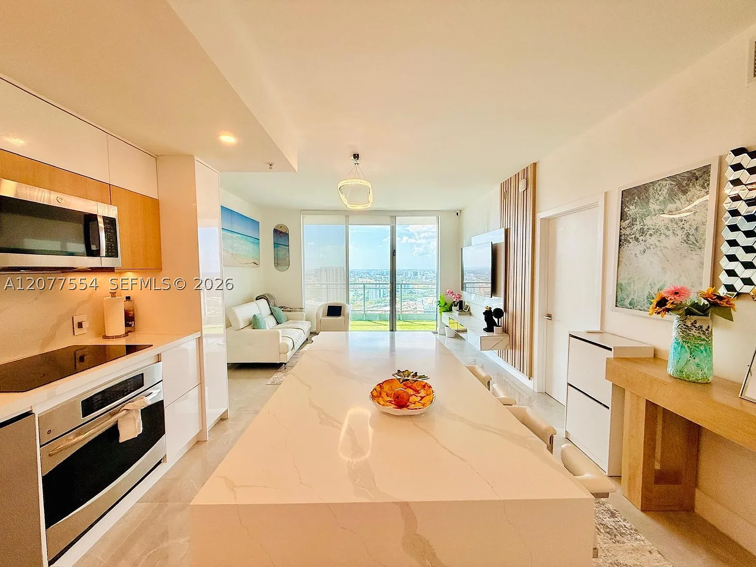 2 bed, 2.0 bath, 1087 sqft, $4,000 — Photo 2